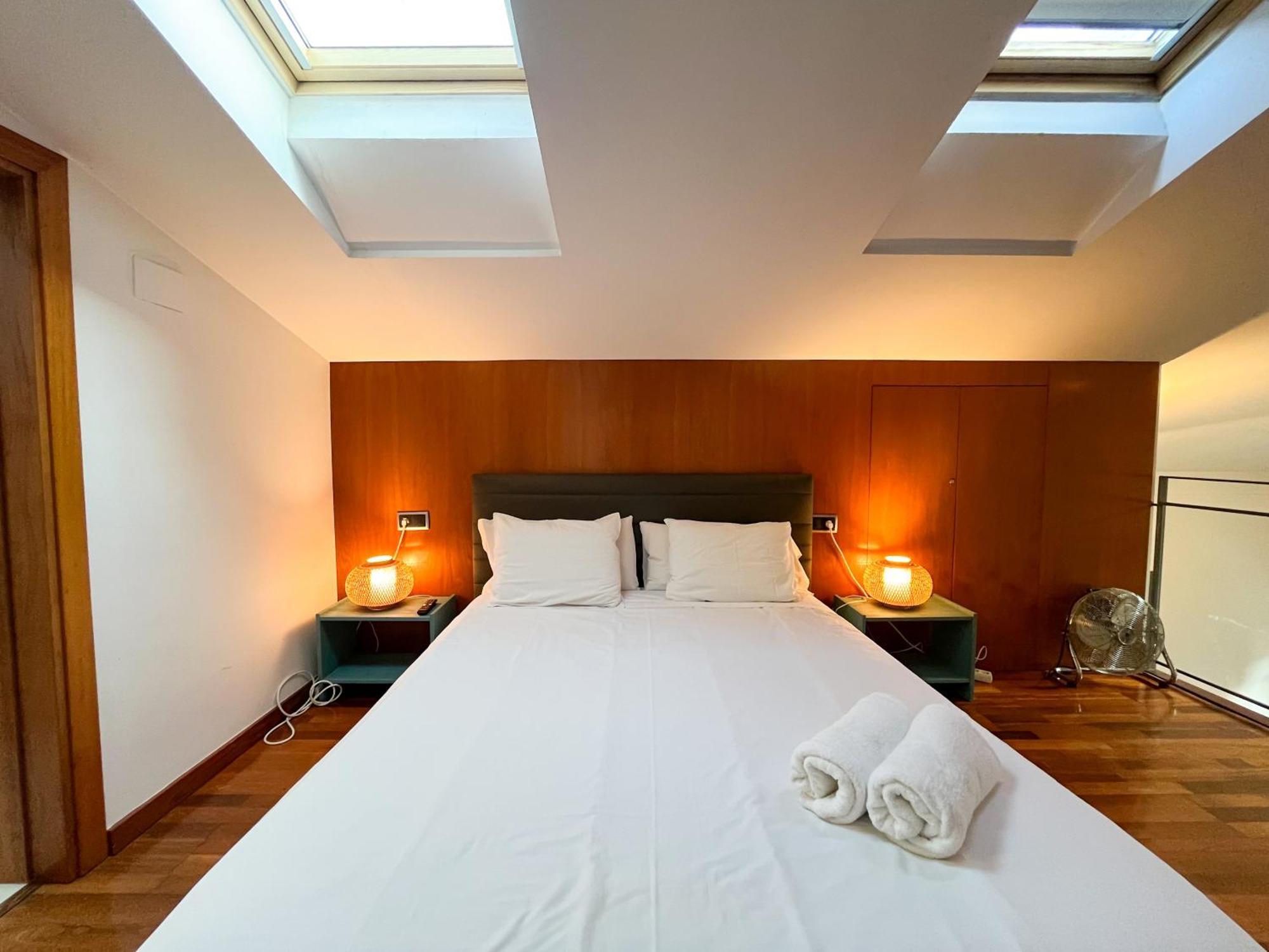 Modern In Old Town W Cathedral Views Appartement *